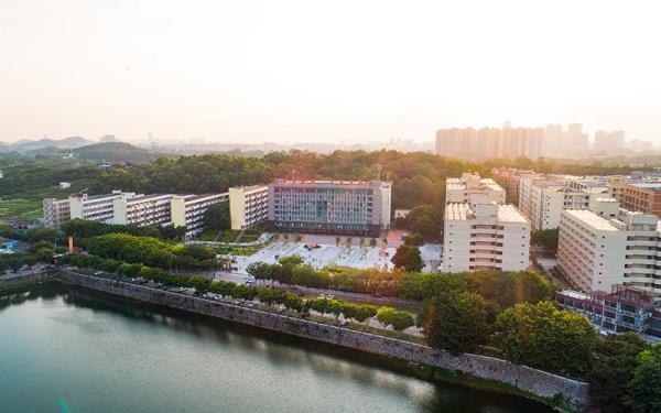 2022年广东科技学院普通专升本各专业学费汇总