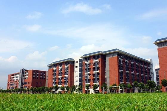2023年广州新华学院普通专升本学费